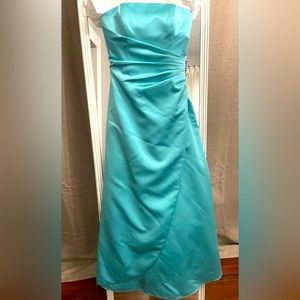 A Gorgeous David’s Bridal Dress